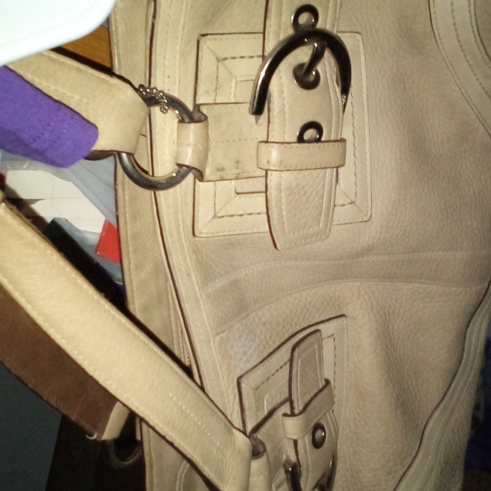 Coach purse shoulder